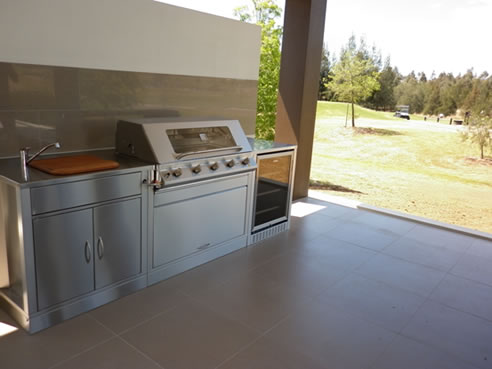 outdoor kitchen