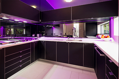 Perspex Frost kitchen by Mitchell Laminates