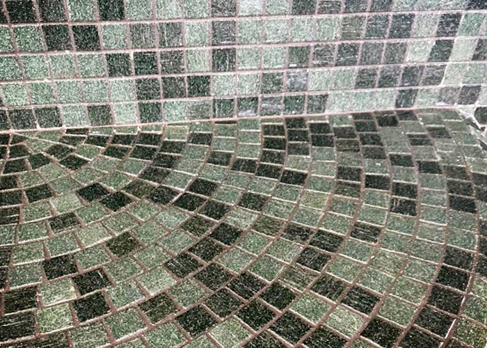Bisazza Glass Mosaic Tiles Installed with LATICRETE