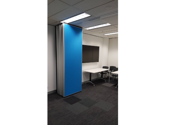 Operable Folding Doors for Acoustically Controlled Meeting Rooms by Bildspec