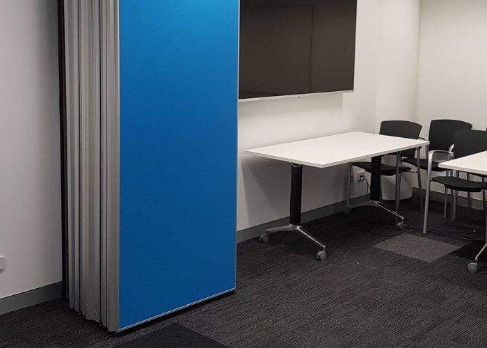 Operable Folding Doors for Acoustically Controlled Meeting Rooms by Bildspec